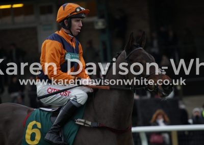 IMG_0040Leighton Aspell Potters Midnight for Lucy Wadham wins maiden hdle