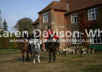 IMG_9501karendavisonwhite Our Cashel Blue middle