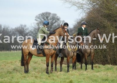IMG_0227amateur whipper-in Waveney Harriers xmas eve meet karendavisonwhite